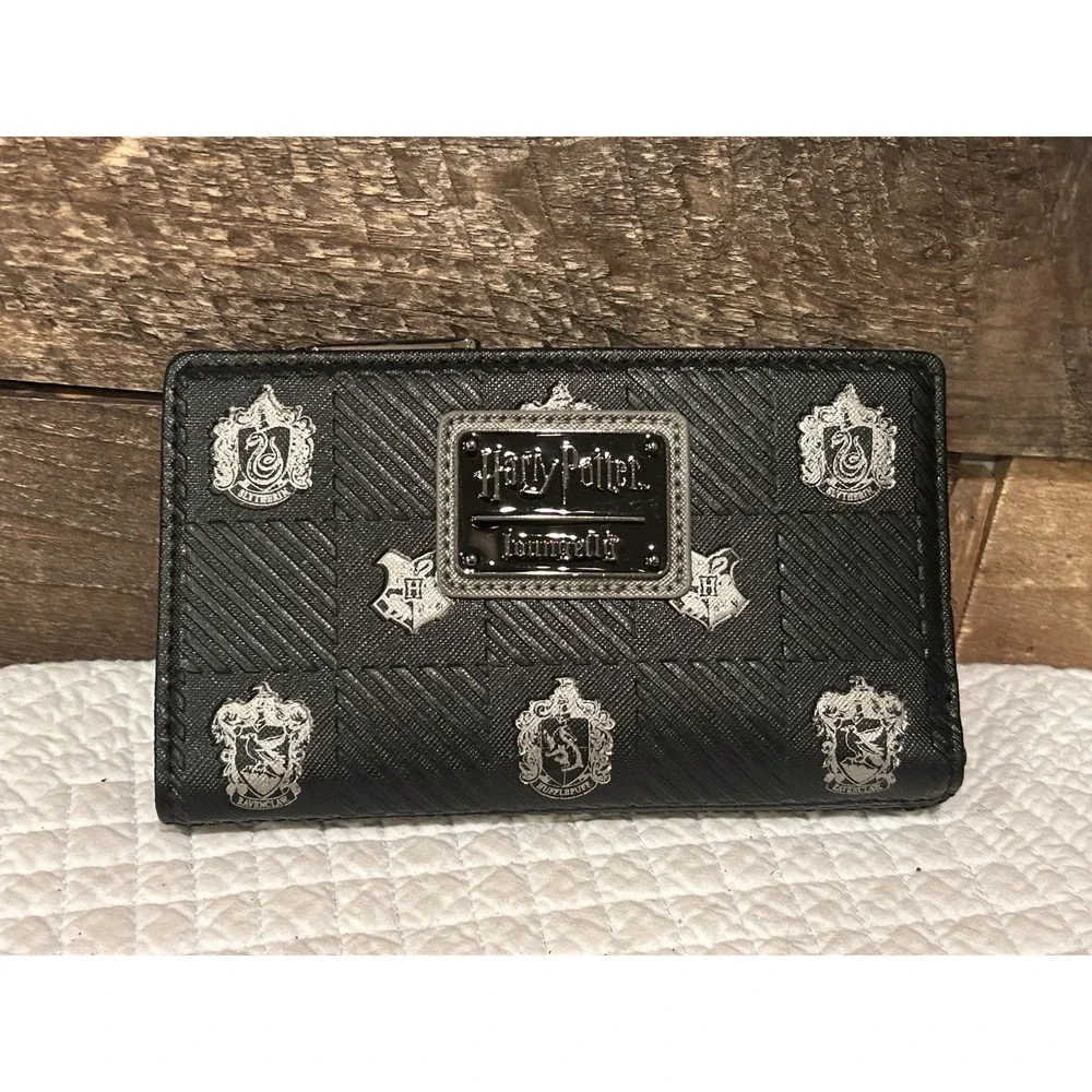 Loungefly Harry‎ Potter Hogwarts House Crests Wallet black ravenclaw hufflepuff